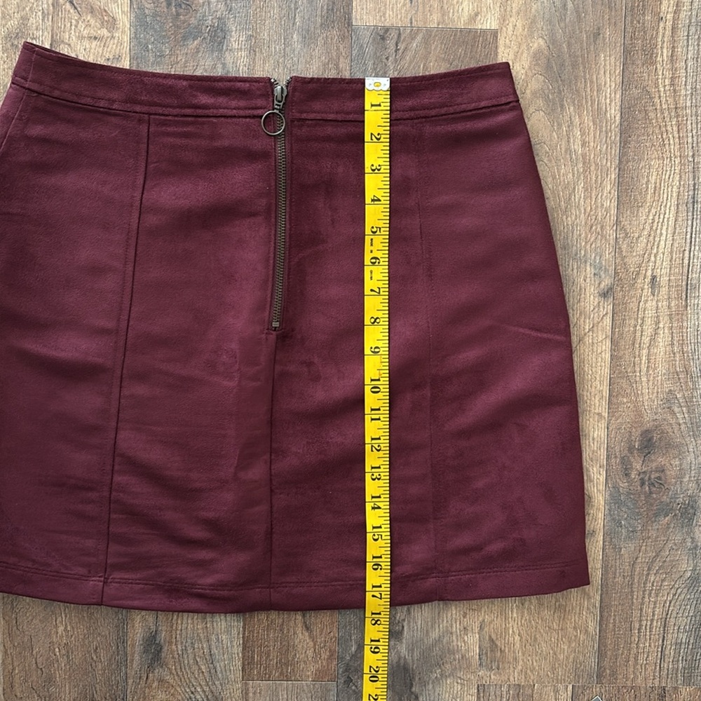 Old Navy Burgundy Faux Suede Mini Skirt - Picture 4 of 4